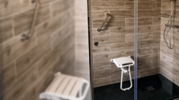 Installation d'une douche pour personne à mobilité réduite