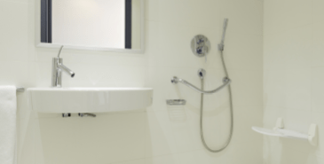 Installation de douche pour personne à mobilité réduite